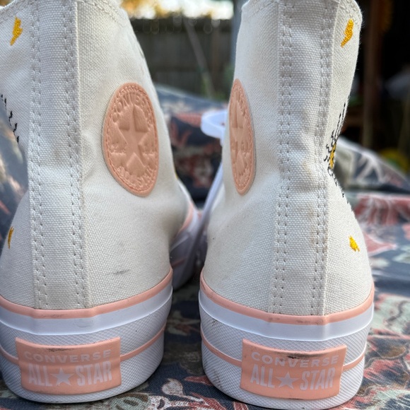 Stylish High-Top Cream Sneakers - Picture 2 of 13